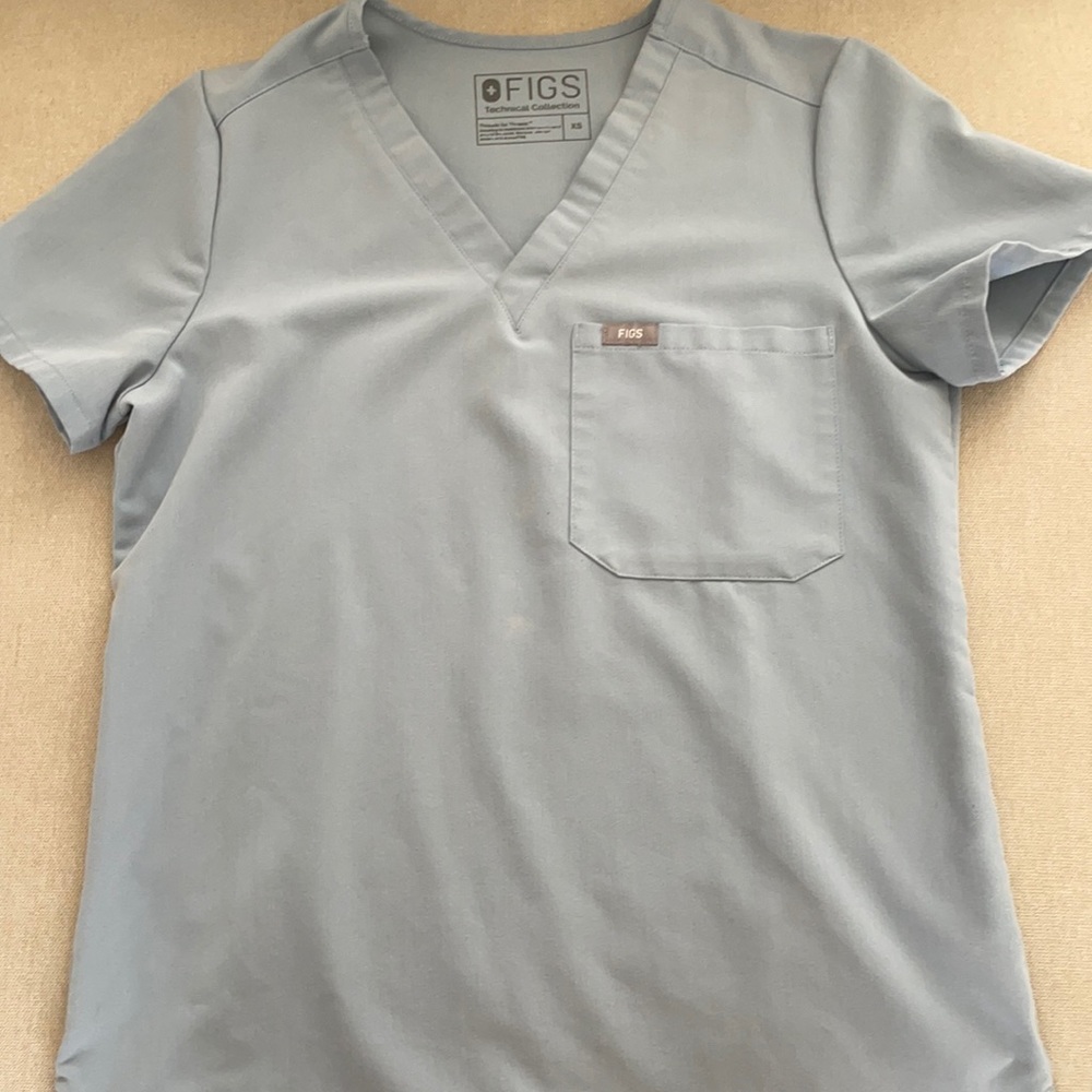 Figs scrub top Dusty Blue. RARE color! XS Catarina